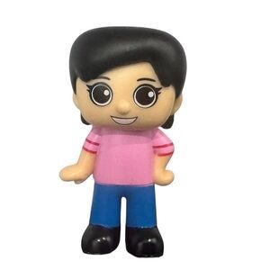 Nickelodeon’s Ryan’s World 2.5” Solid PVC Girl Figure: Pink Shirt: Blue Pants